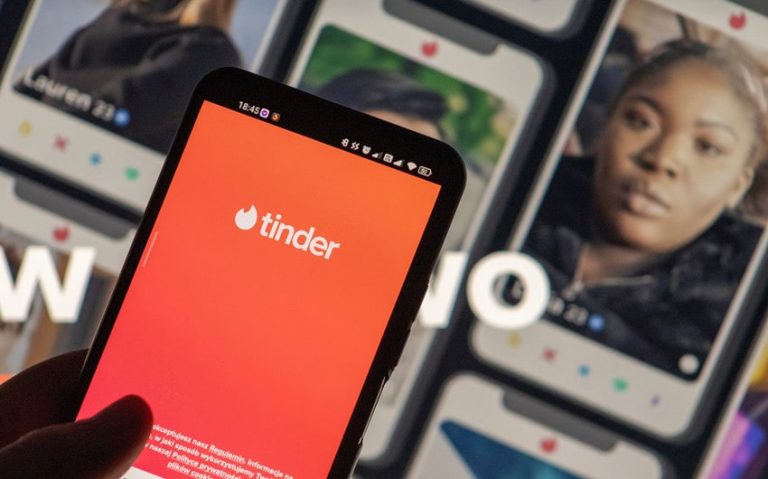 how to start a conversation on tinder