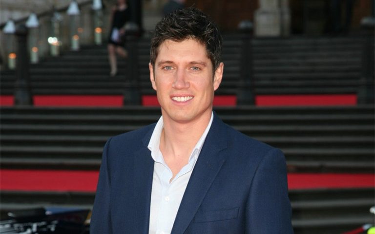 vernon kay net worth